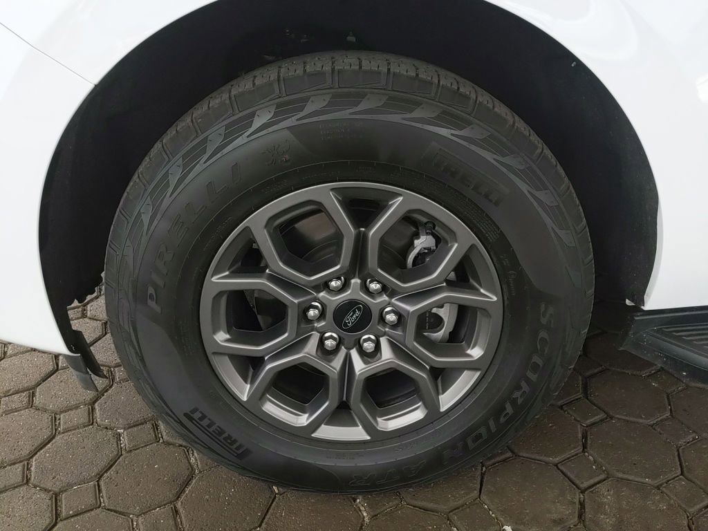 Certified 2025 Ford Expedition Active AWD/4WD image 11