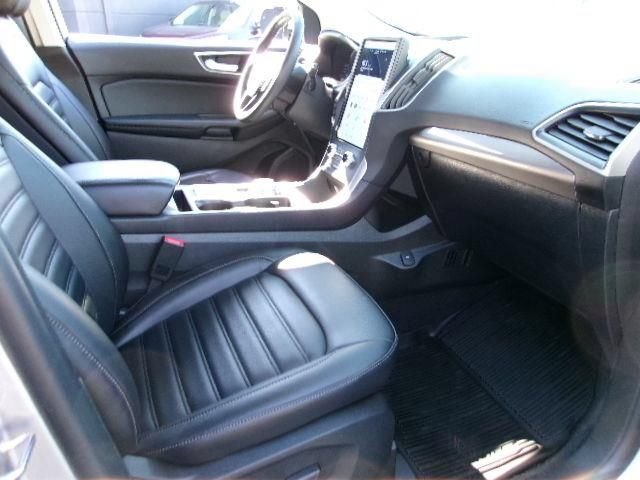 Certified 2024 Ford Edge SEL w/ Convenience Package AWD/4WD image 4