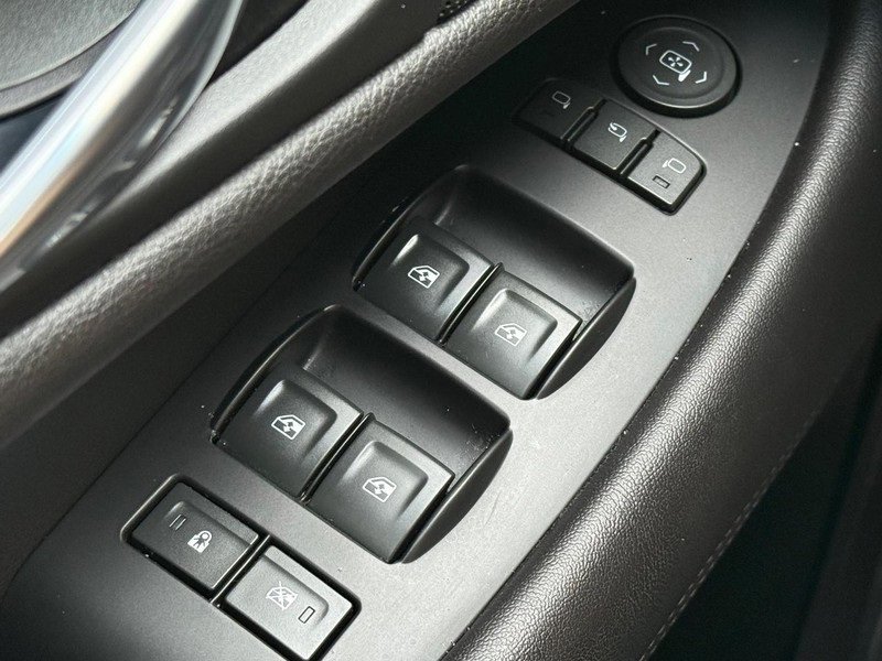 Used 2017 Cadillac Escalade Premium Luxury w/ LPO, Radiant Package image 21