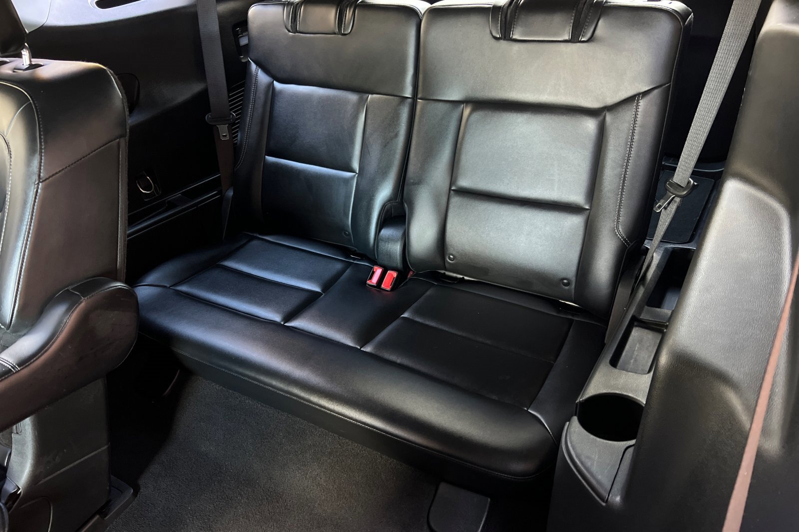 Certified 2022 Ford Explorer XLT w/ Equipment Group 202A image 18