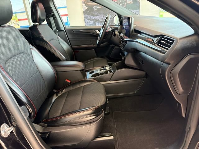 Certified 2024 Ford Escape ST-Line w/ Tech Pack #1 AWD/4WD image 11