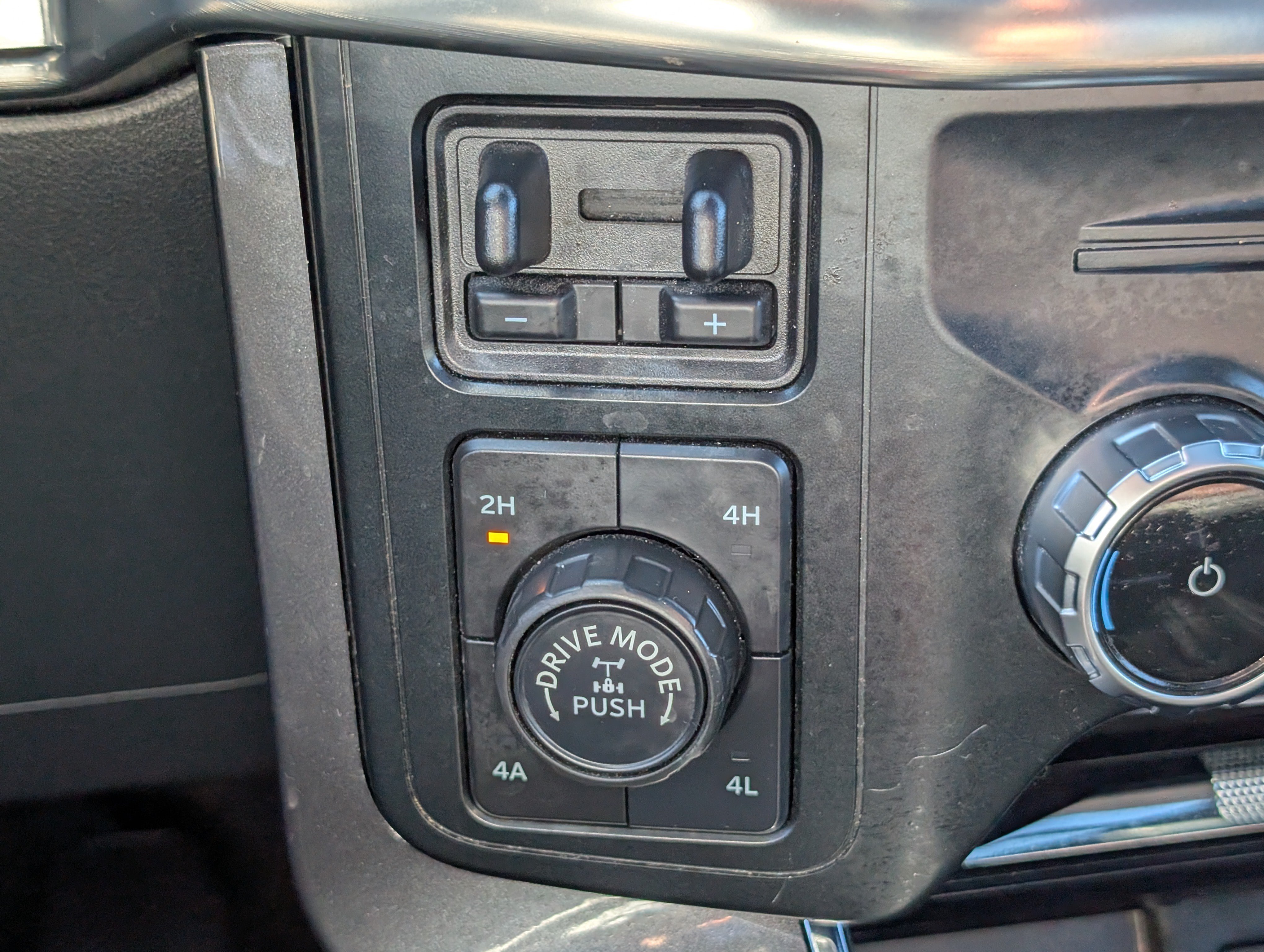 Certified 2023 Ford F150 Lariat w/ Max Trailer Tow Package AWD/4WD image 31