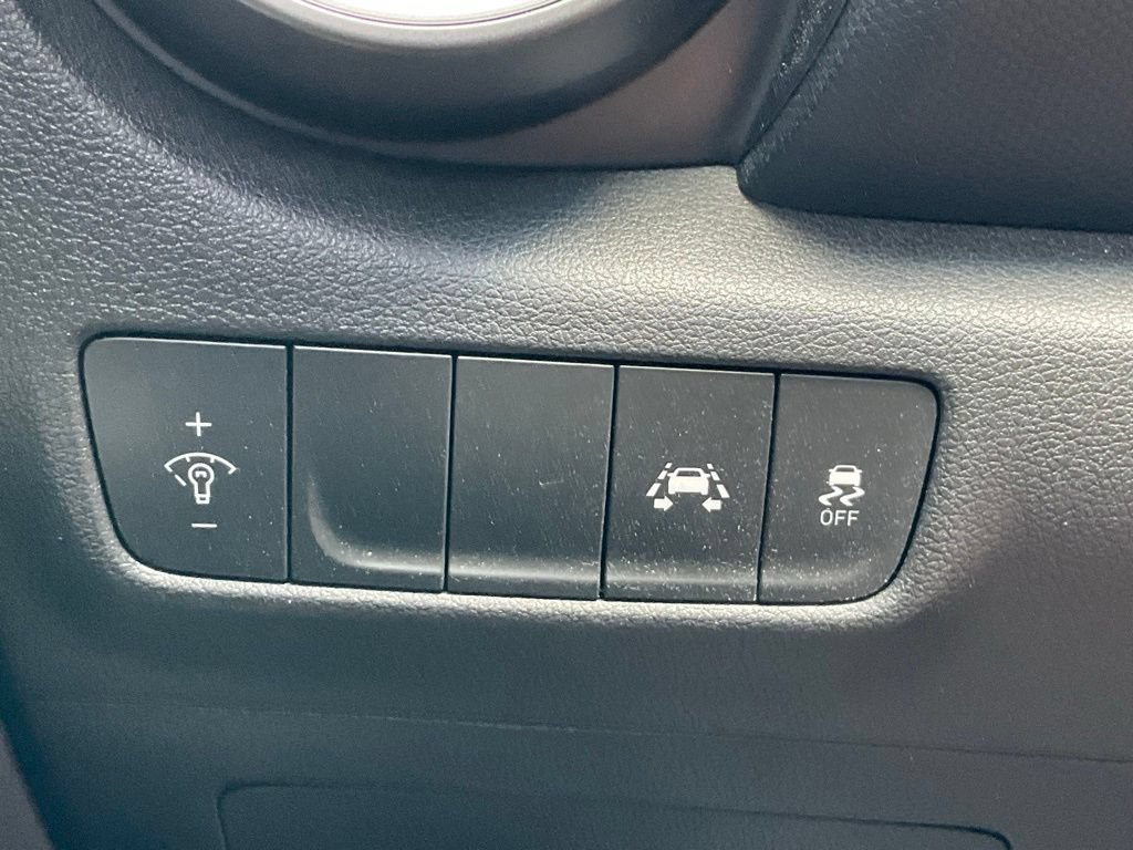 Used 2020 Hyundai Kona SE AWD/4WD image 9