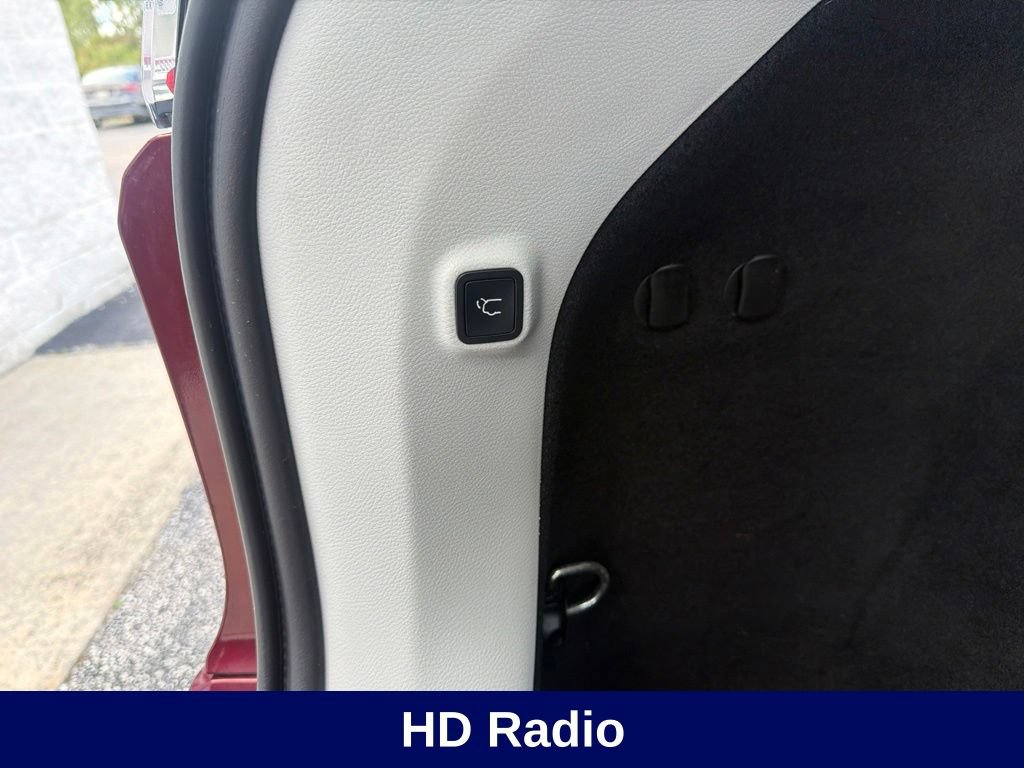 Used 2019 Jeep Cherokee Overland AWD/4WD image 7