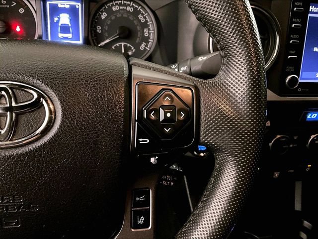 Used 2022 Toyota Tacoma TRD Off-Road w/ Technology Package AWD/4WD image 18