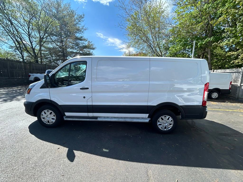 Certified 2025 Ford Transit 250 Low Roof w/ Exterior Upgrade Package RWD image 4