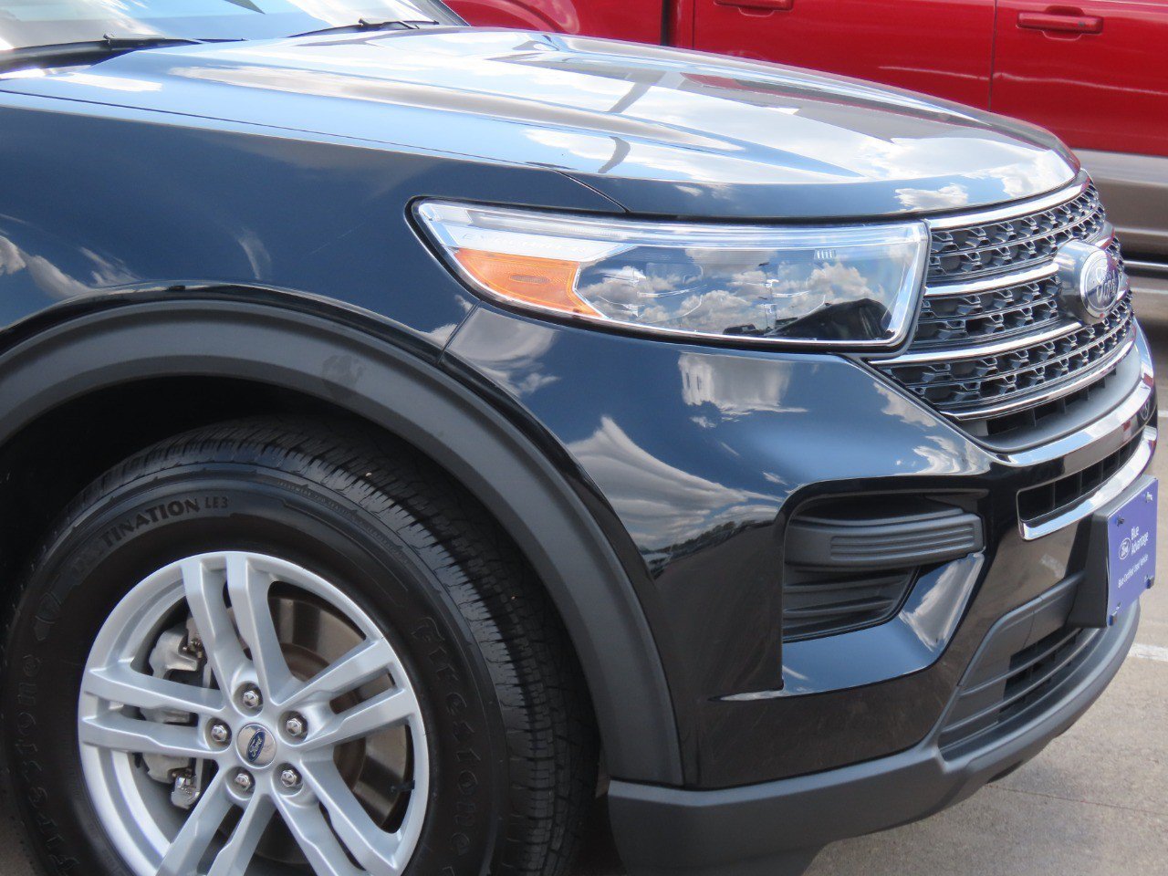 Certified 2023 Ford Explorer XLT RWD image 6