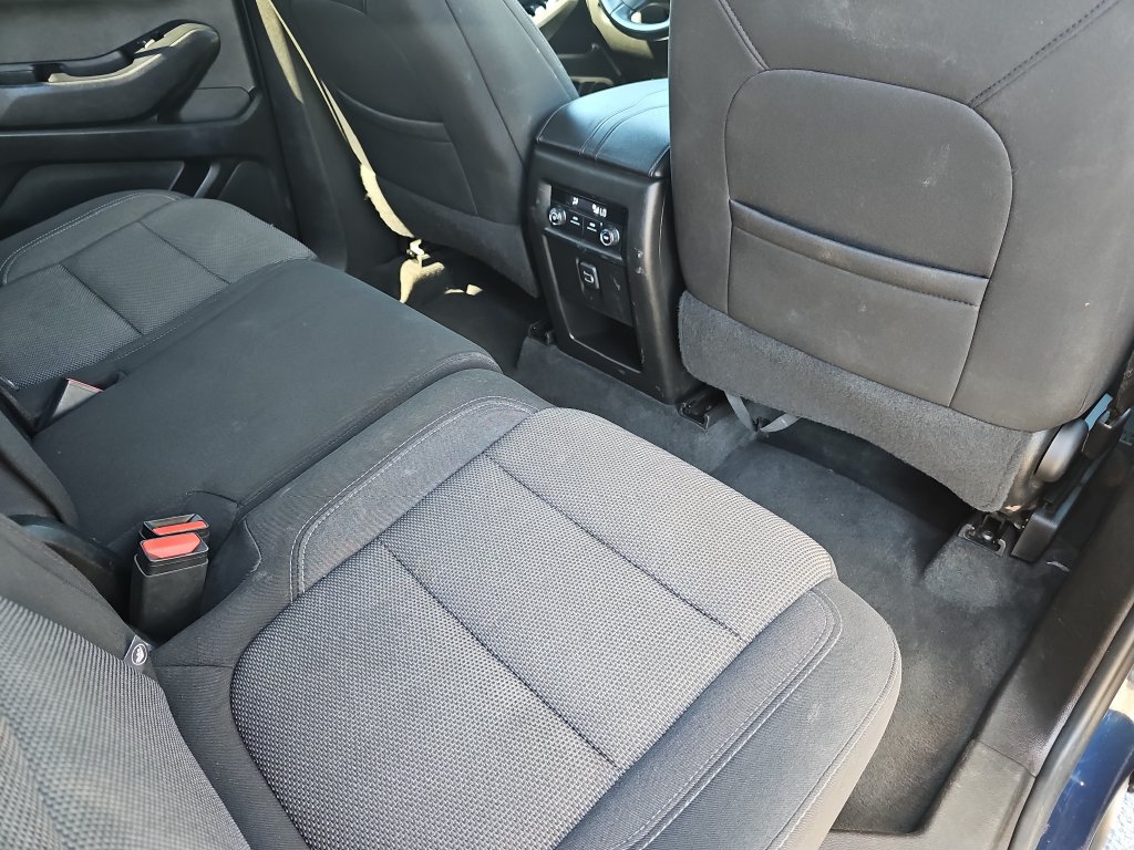 Used 2023 Chevrolet Traverse LT FWD image 11