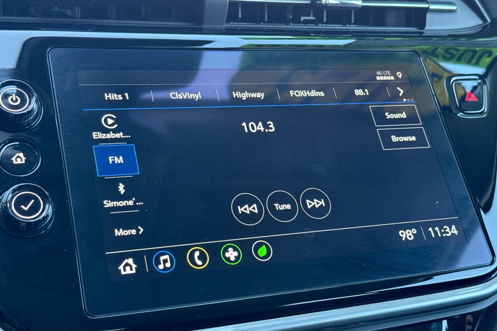 Used 2023 Chevrolet Bolt EUV LT w/ Convenience Package FWD image 15