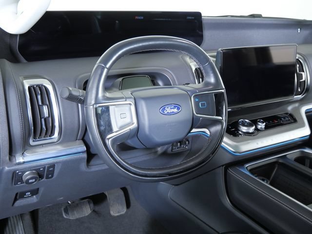 Certified 2025 Ford Expedition Platinum w/ Driver's Package AWD/4WD image 22