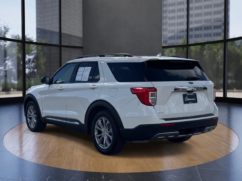 Certified 2022 Ford Explorer XLT w/ Equipment Group 202A RWD image 5
