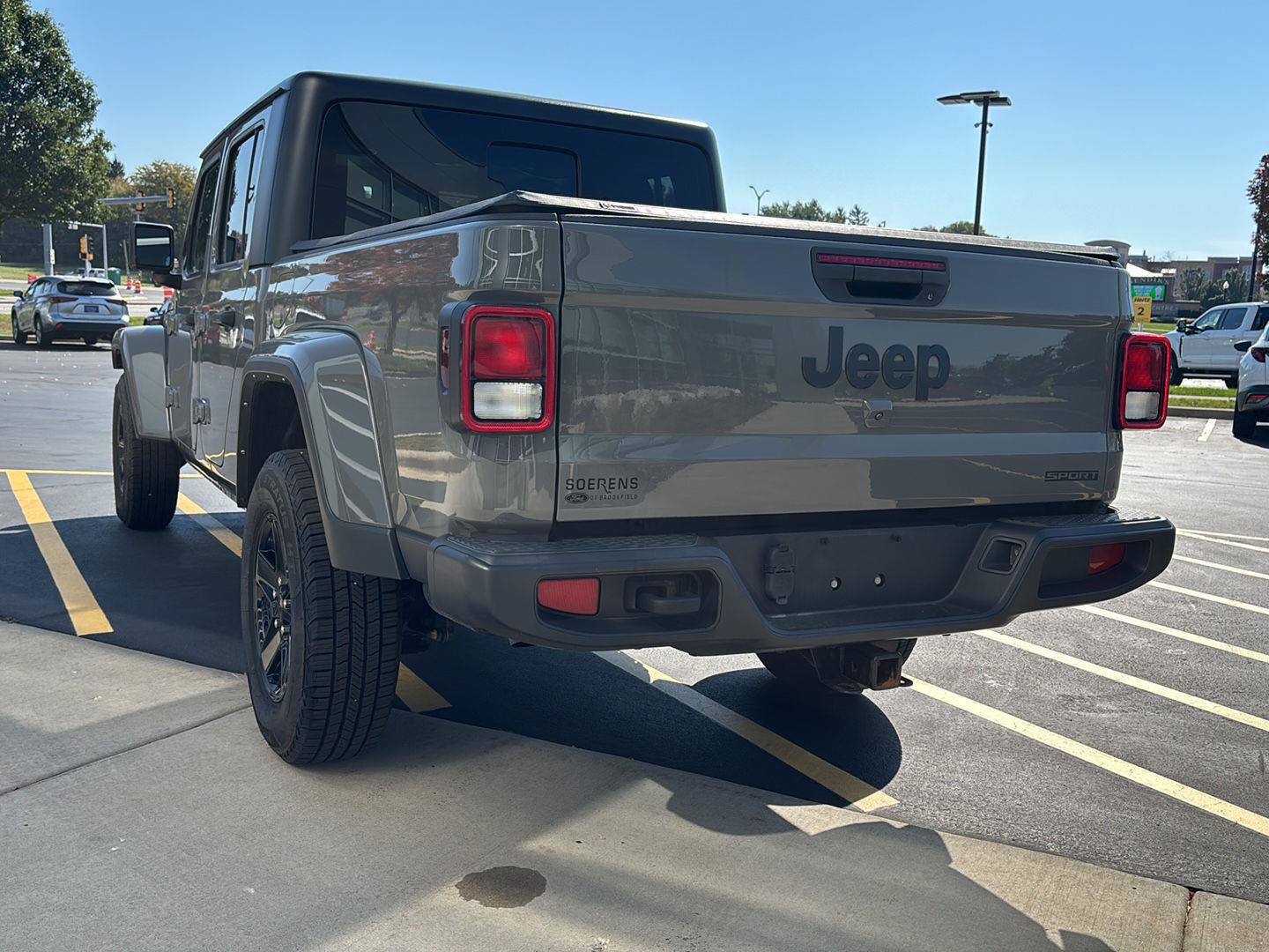 Used 2021 Jeep Gladiator Sport AWD/4WD image 25