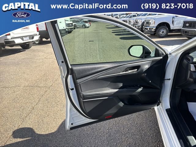 Used 2025 Toyota Camry SE image 19
