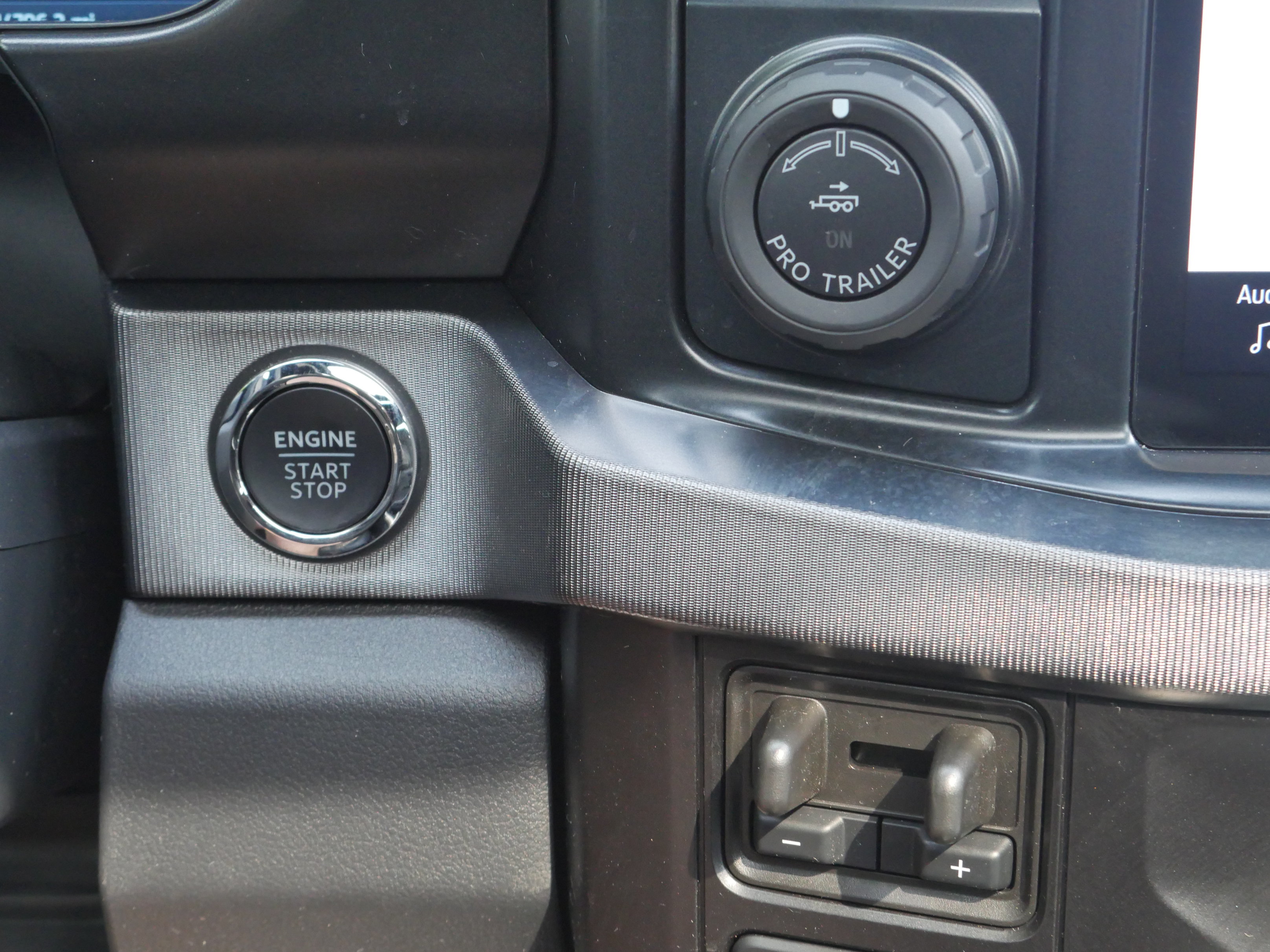 Certified 2026 Ford F350 Platinum AWD/4WD image 10