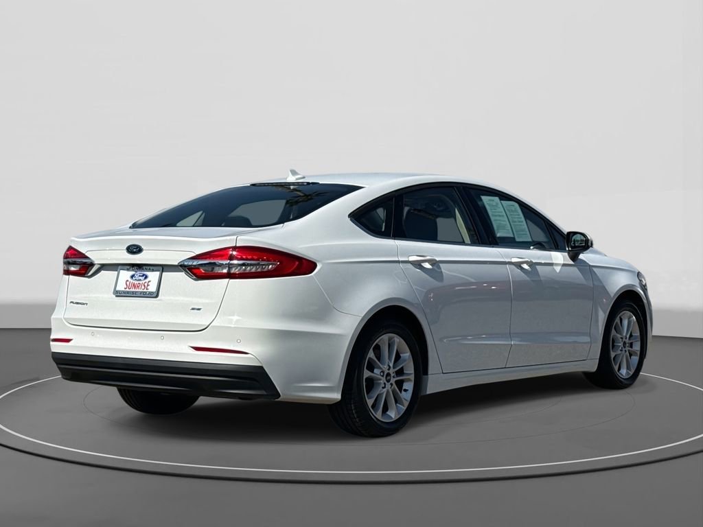 Certified 2019 Ford Fusion SE image 4