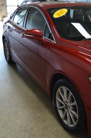 Certified 2017 Ford Fusion SE w/ Fusion SE Technology Package image 8