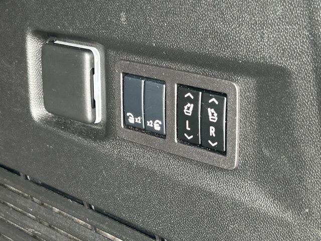 Used 2024 Chevrolet Tahoe High Country image 26