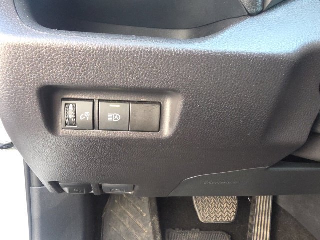 Used 2025 Toyota RAV4 LE w/ Blackout Package (GST) FWD image 17
