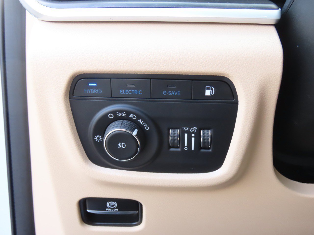 Used 2022 Jeep Grand Cherokee Limited 4xe w/ Luxury Tech Group II image 25