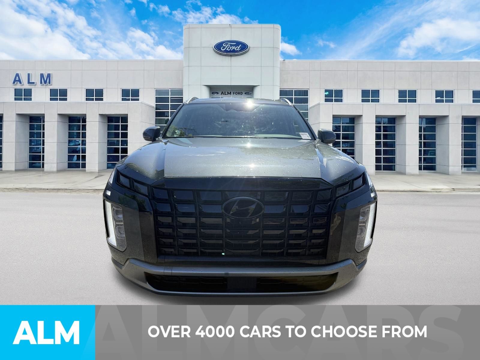 Used 2025 Hyundai Palisade SEL FWD image 2