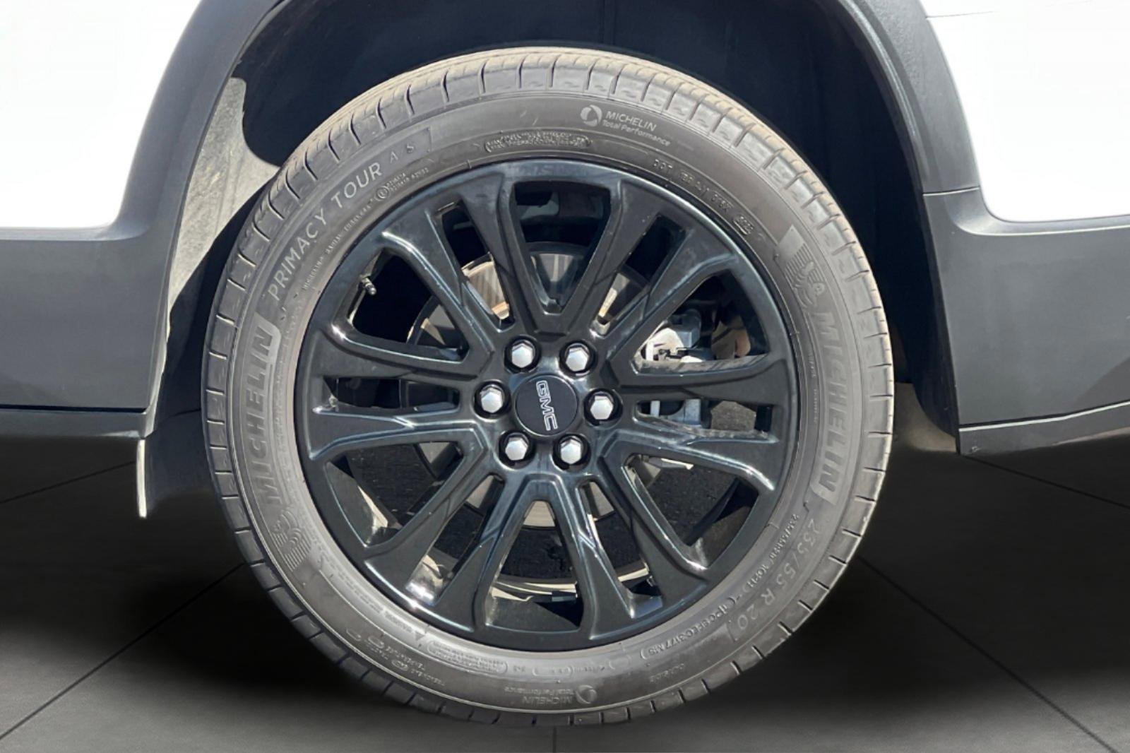 Used 2023 GMC Acadia SLE w/ Driver Convenience Package image 32