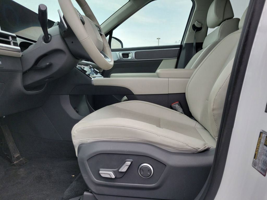 Used 2025 Hyundai Santa Fe SEL AWD/4WD image 19