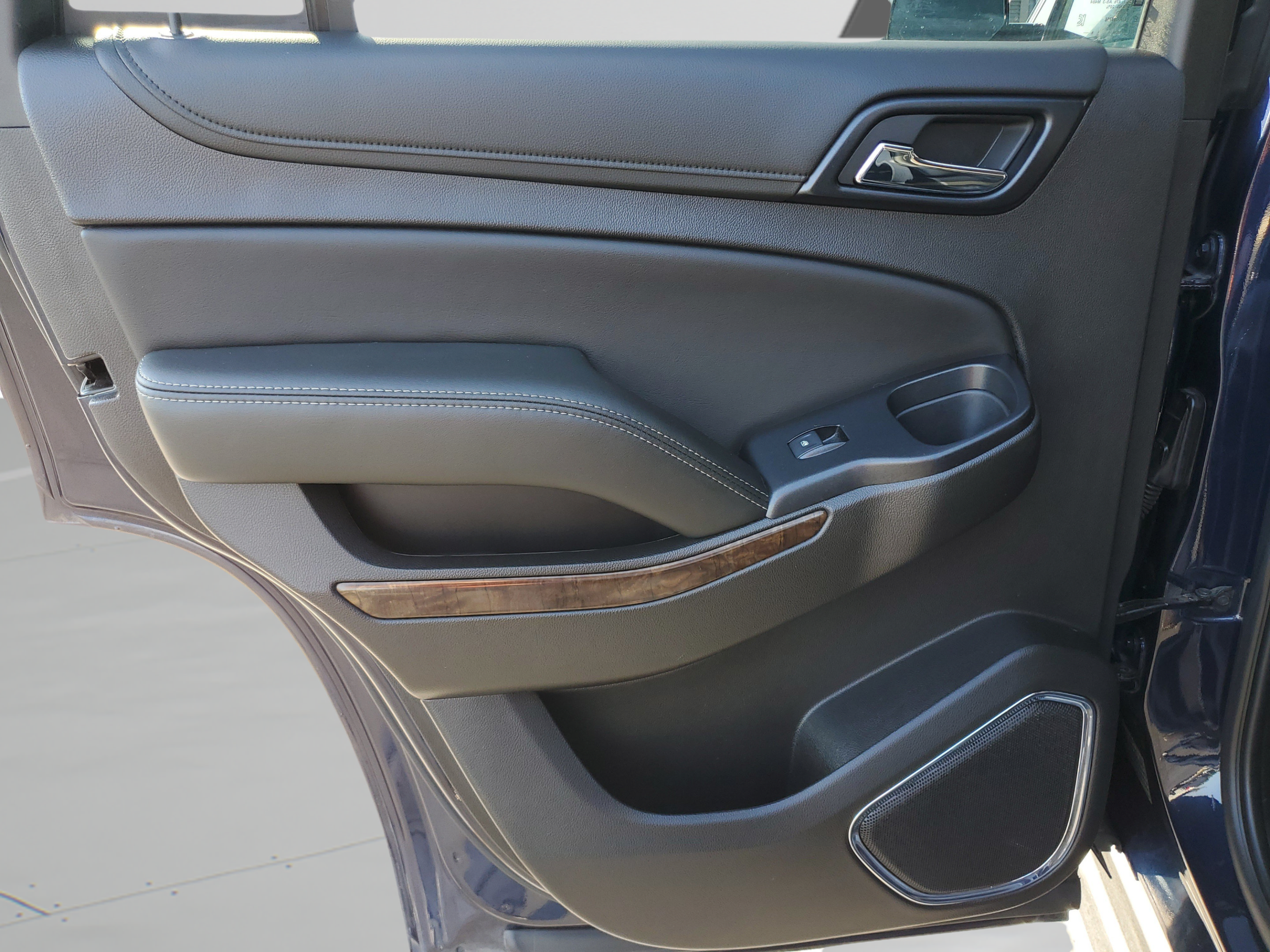 Used 2019 Chevrolet Tahoe LT AWD/4WD image 16