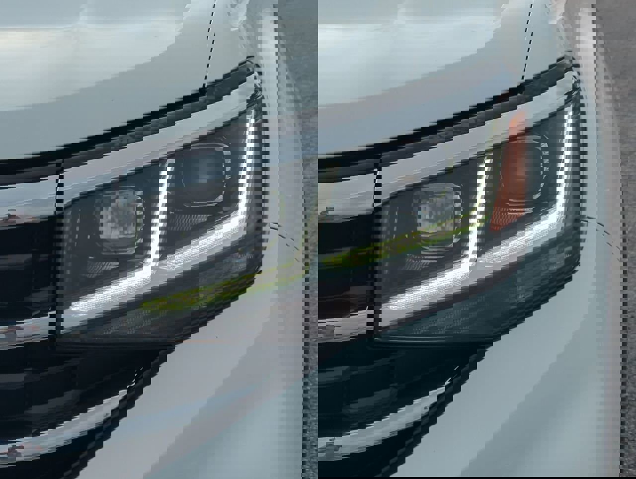 Used 2020 Volkswagen Atlas Cross Sport SEL R-Line image 8