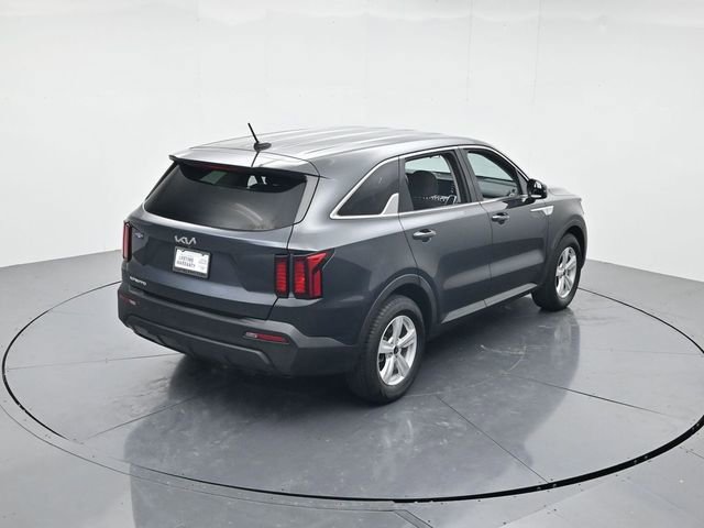 Used 2023 Kia Sorento LX image 40