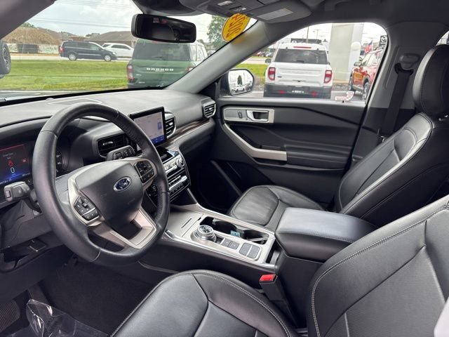 Certified 2024 Ford Explorer Limited RWD image 17