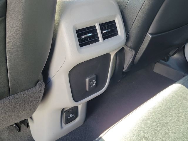 Used 2023 GMC Terrain SLT image 16