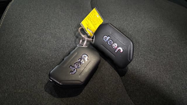 Used 2025 Jeep Wrangler Unlimited Sahara AWD/4WD image 14