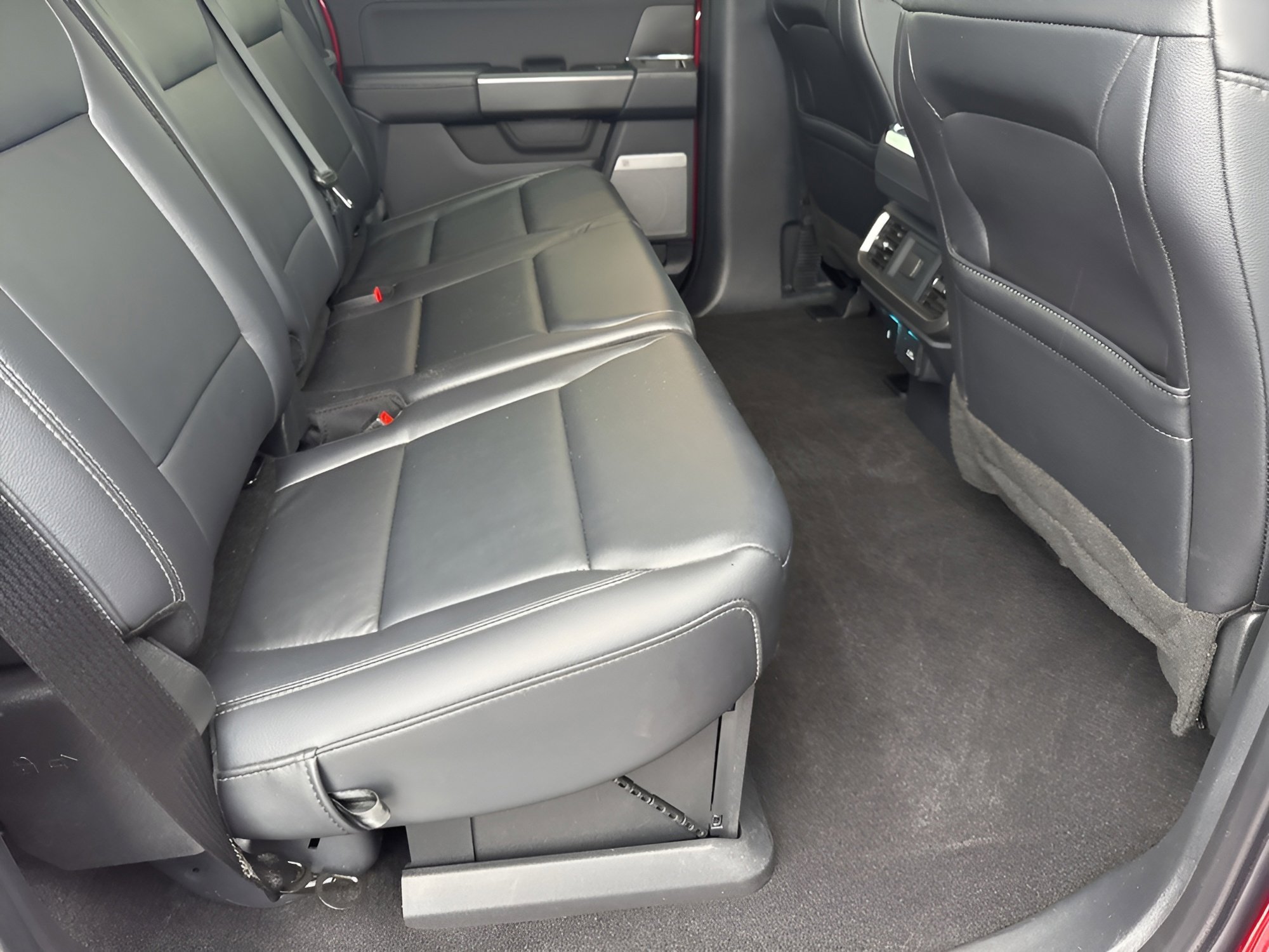 Certified 2024 Ford F150 XLT w/ Equipment Group 303A High image 18