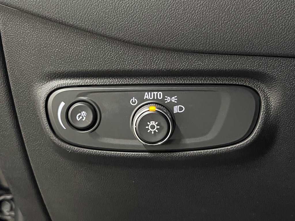 Used 2024 Chevrolet Equinox LT w/ LPO, Floor Liner Package AWD/4WD image 17