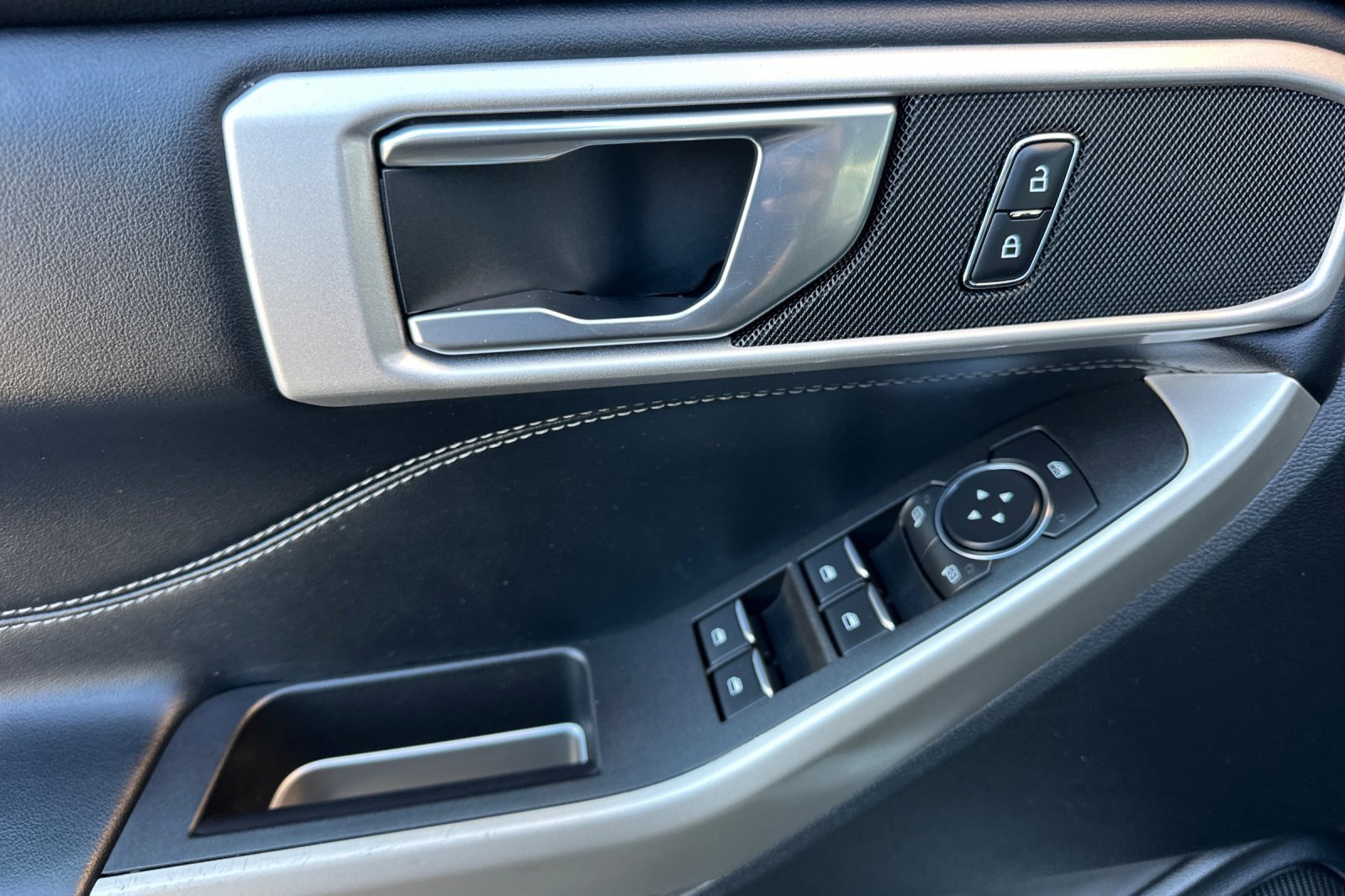 Certified 2022 Ford Explorer XLT image 10