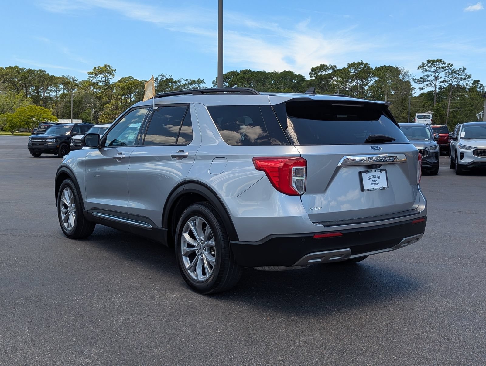 Certified 2023 Ford Explorer XLT w/ Equipment Group 202A RWD image 7