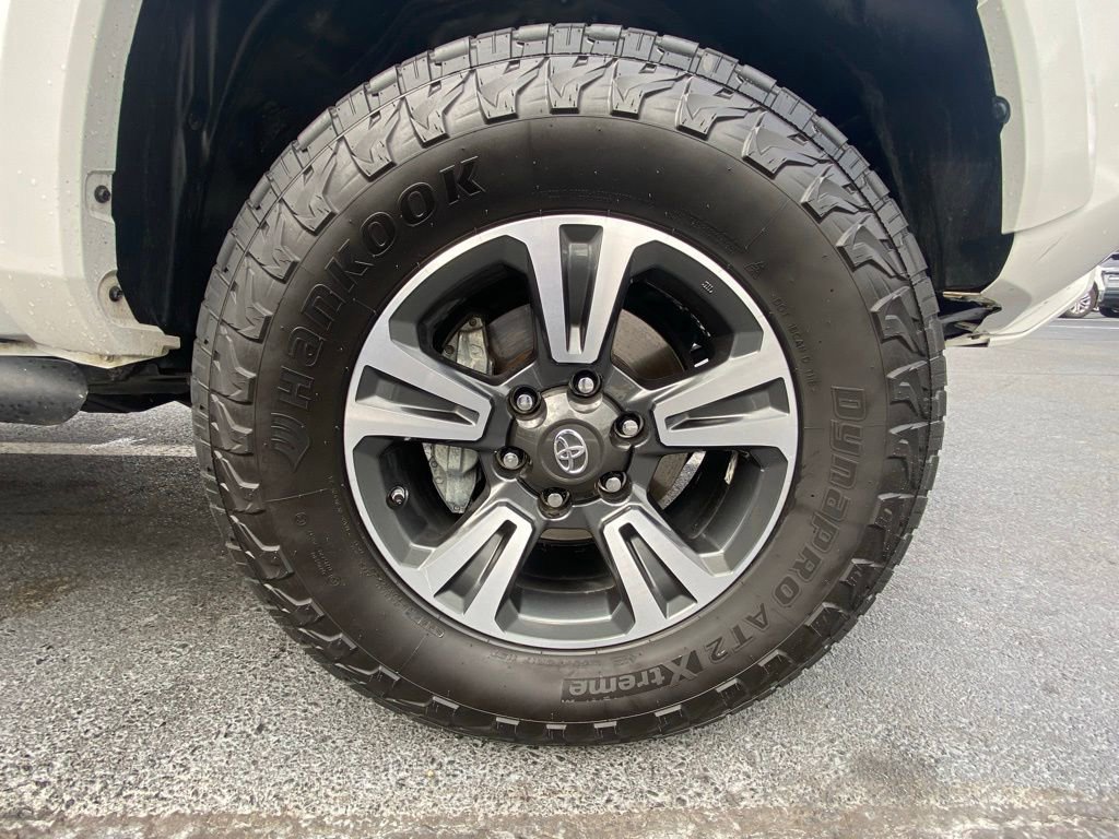 Used 2019 Toyota Tacoma TRD Sport image 28