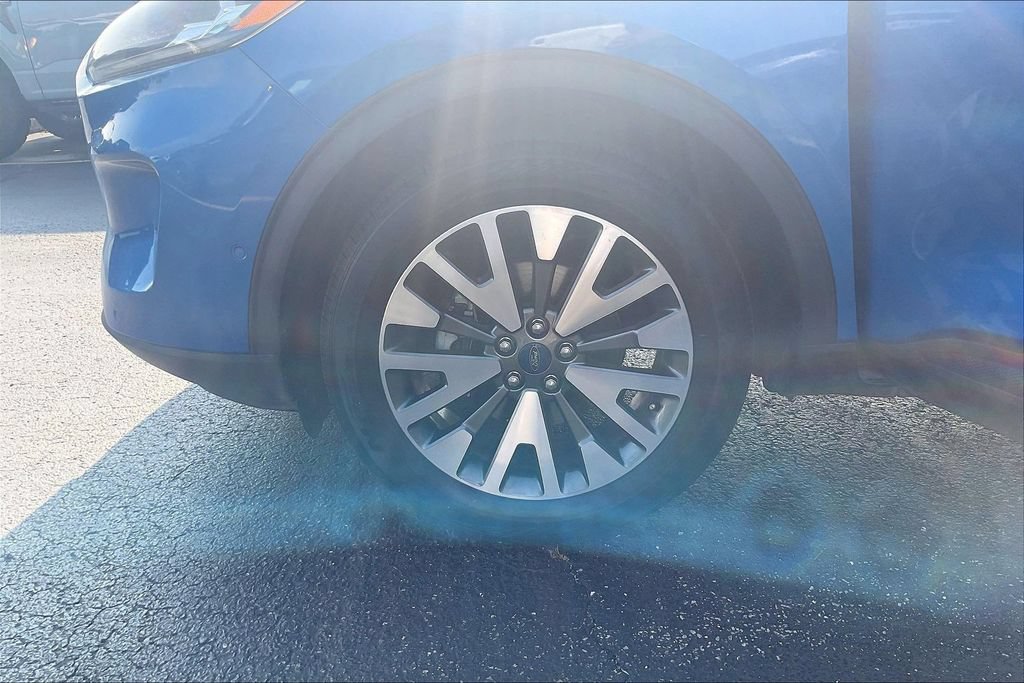 Certified 2020 Ford Escape Titanium AWD/4WD image 8