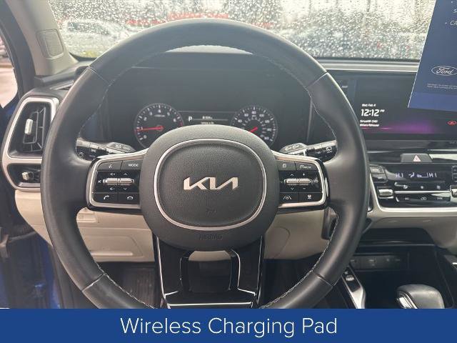 Used 2022 Kia Sorento EX w/ Panoramic Sunroof Package image 12