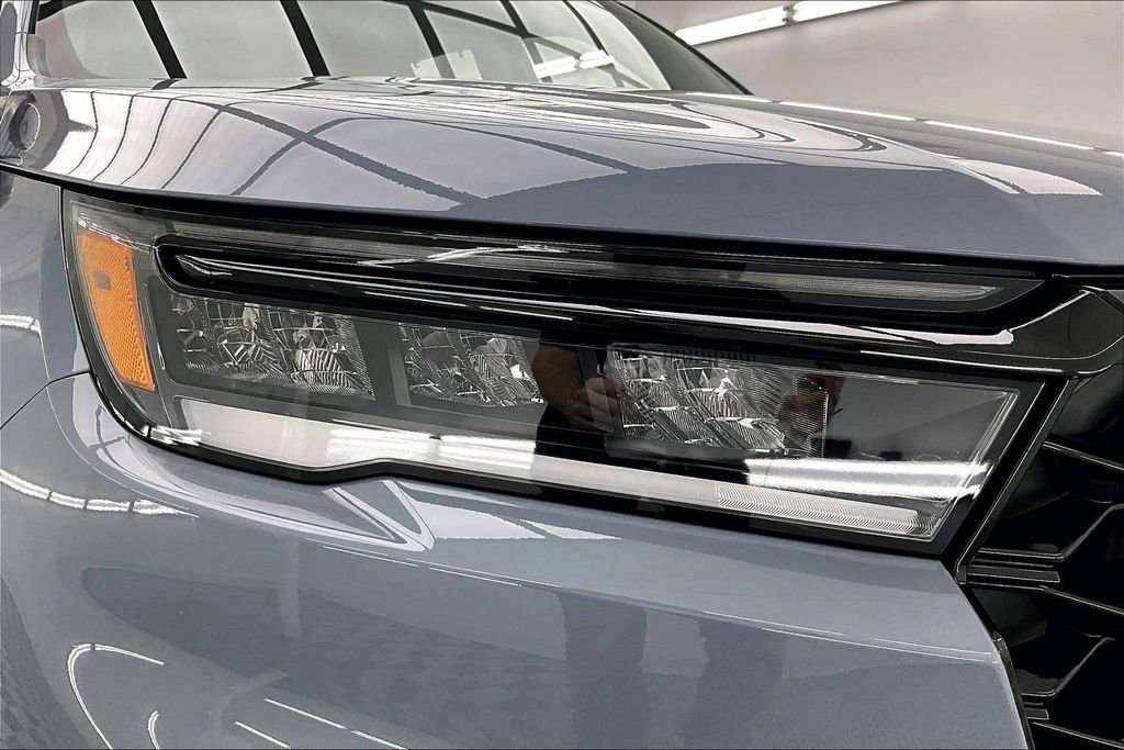 Used 2023 Honda Pilot TrailSport image 30