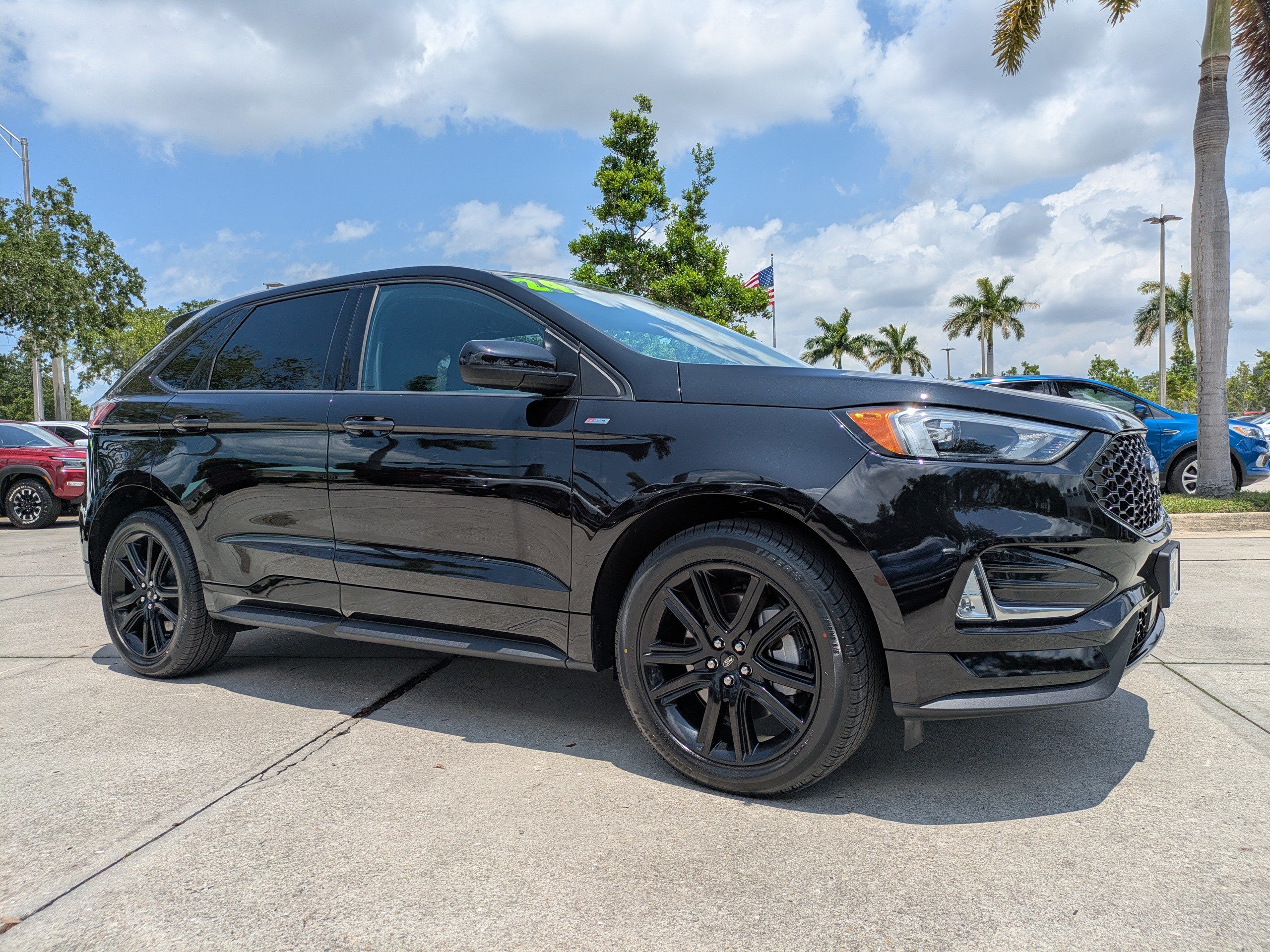 Certified 2024 Ford Edge ST-Line AWD/4WD image 2