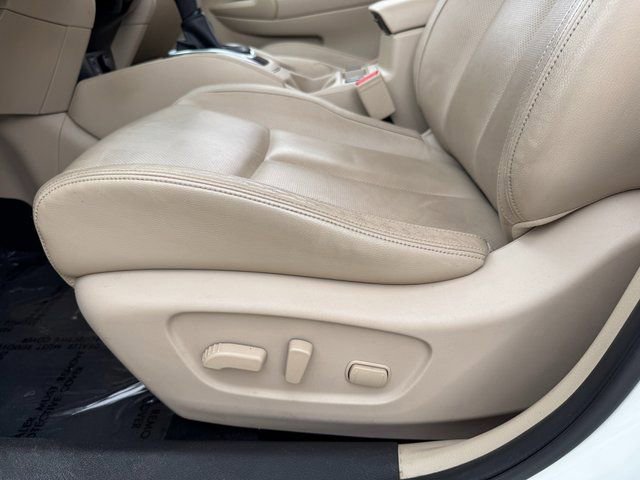 Used 2017 Nissan Rogue SL w/ SL Premium Package image 15