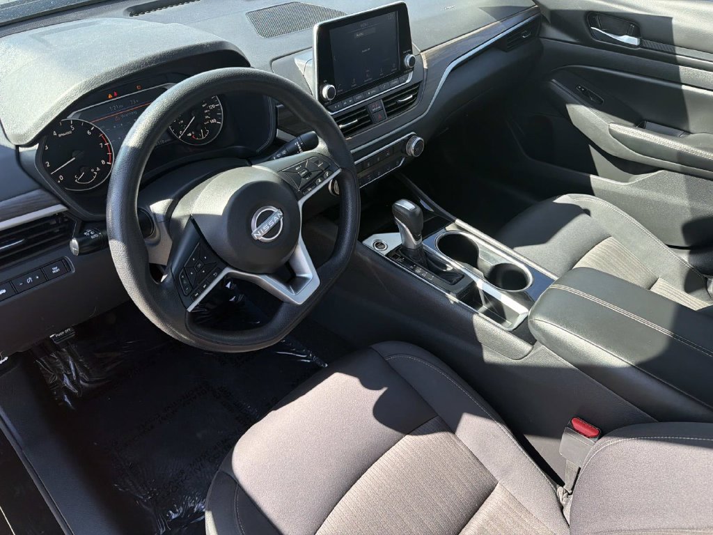 Used 2024 Nissan Altima 2.5 SV FWD image 8