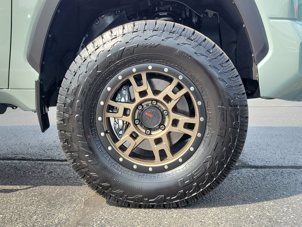 Used 2025 Toyota Tundra SR5 w/ TRD Off-Road Premium Package AWD/4WD image 9