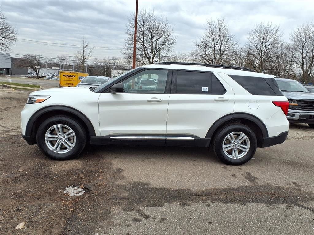 Certified 2022 Ford Explorer XLT w/ Equipment Group 202A image 2