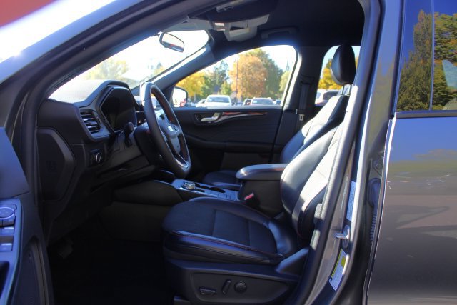 Certified 2025 Ford Escape ST-Line Select AWD/4WD image 23