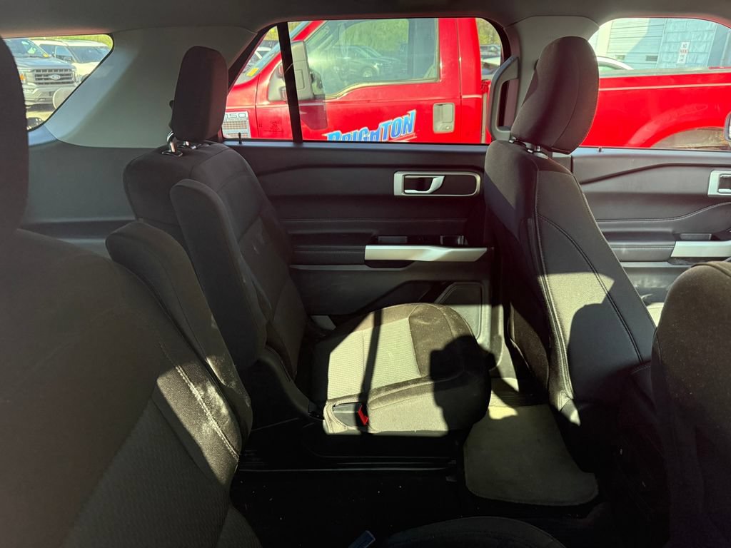 Certified 2023 Ford Explorer XLT w/ Class IV Trailer Tow Package AWD/4WD image 9
