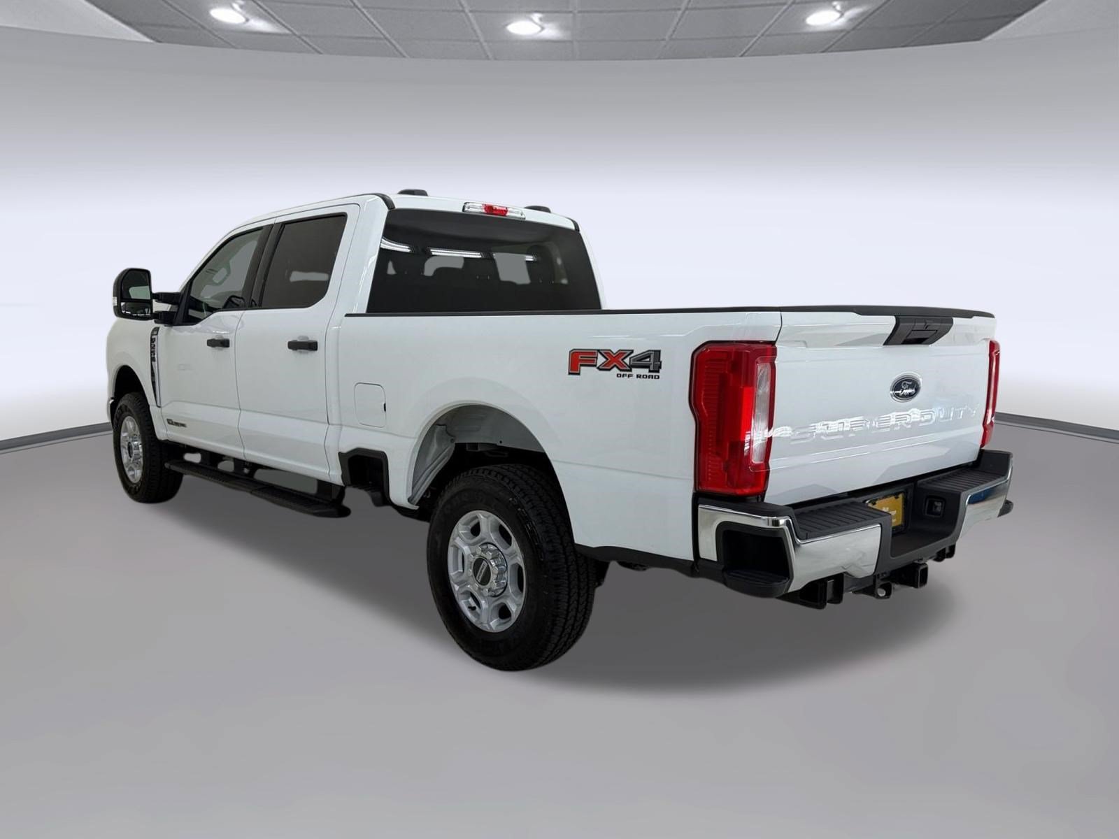 Certified 2025 Ford F250 XLT w/ FX4 Off-Road Package AWD/4WD image 3