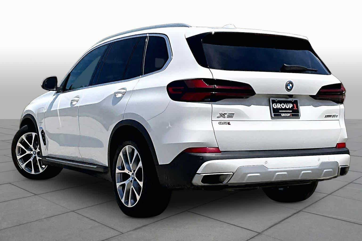 Used 2025 BMW X5 xDrive50e AWD/4WD image 12