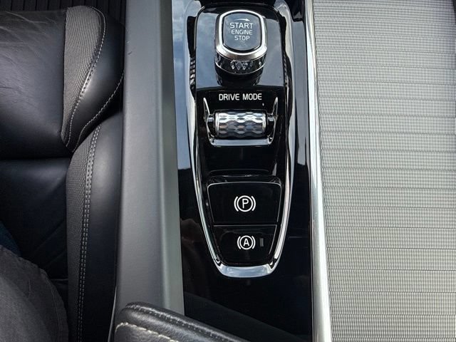 Used 2020 Volvo XC60 T8 R-Design w/ Protection Package Premier AWD/4WD image 33